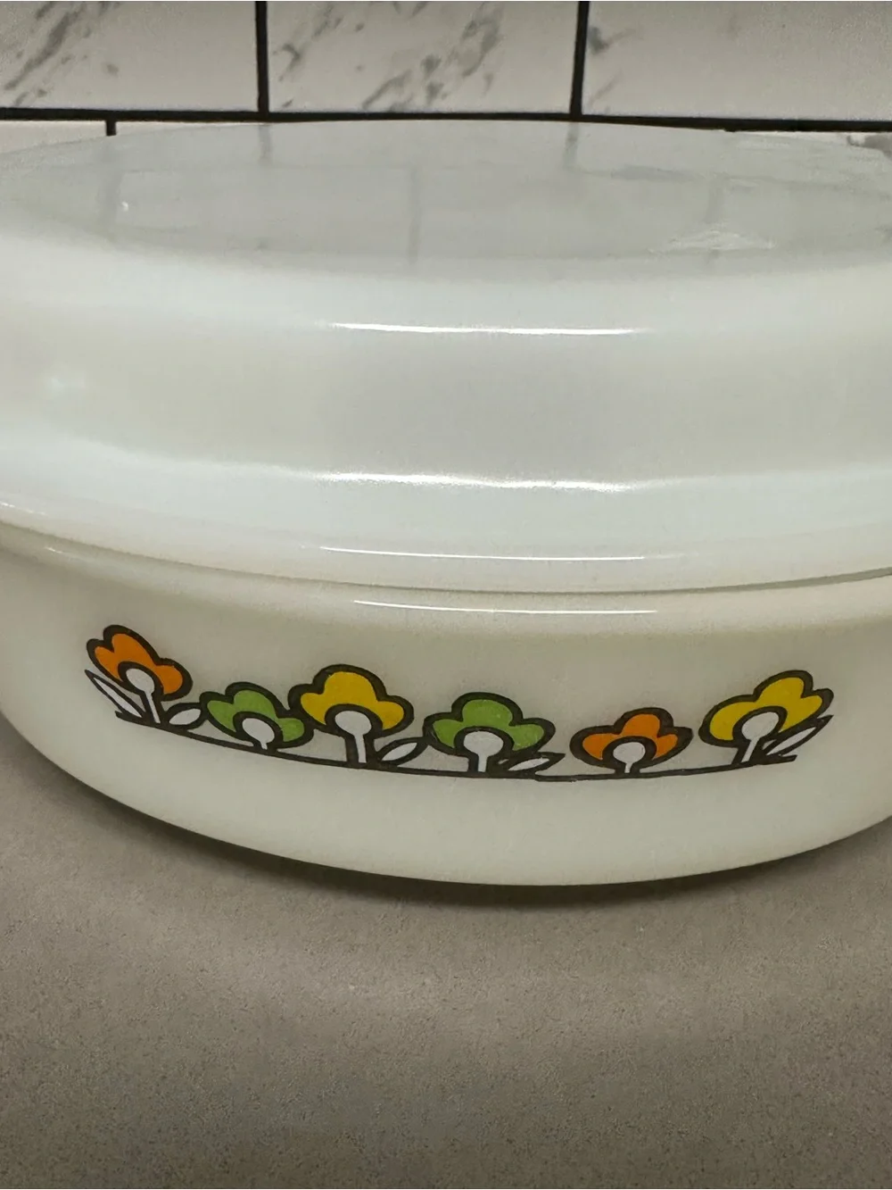 Vintage Anchor Hocking fire king Summerfield pattern casserole dish with lid